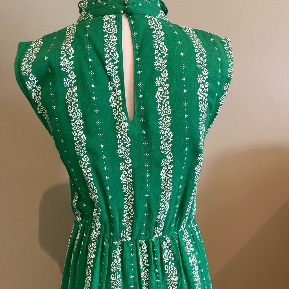 VALENCIA AND VINE Mia Mock Neck Dress. - Picture 5 of 7